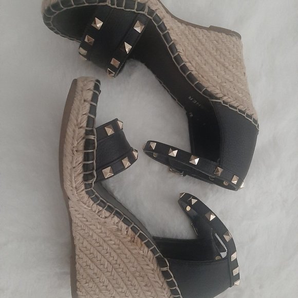 Wedge Sandal - Picture 1 of 5